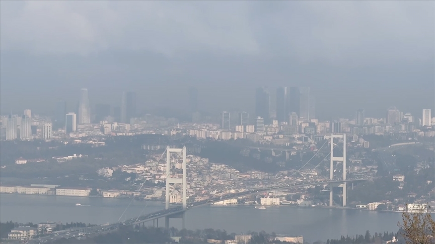 İstanbul Boğazı’nda Yoğun Sis Nedeniyle Gemi Trafiği Çift Yönlü Kapatıldı, Bir Kısım Vapur Seferi İptal Edildi