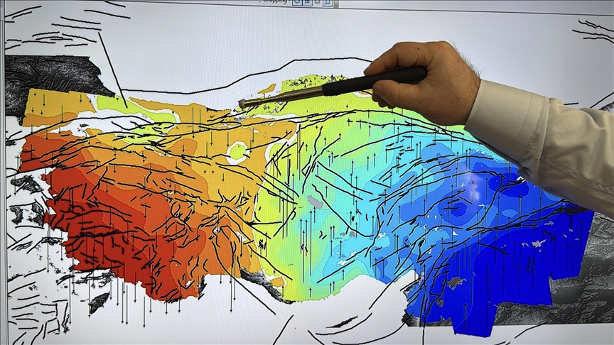 Akademisyenler: Anadolu’nun doğusu ile batısı arasında farklı yönlerde yer hareketi olduğunu belirledi