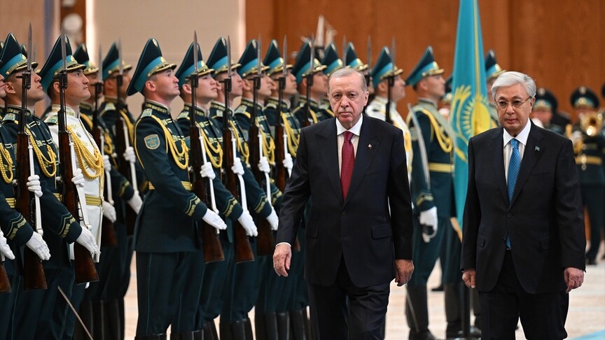 Cumhurbaşkanı Erdoğan Kazakistan’da Resmî Törenle Karşılandı