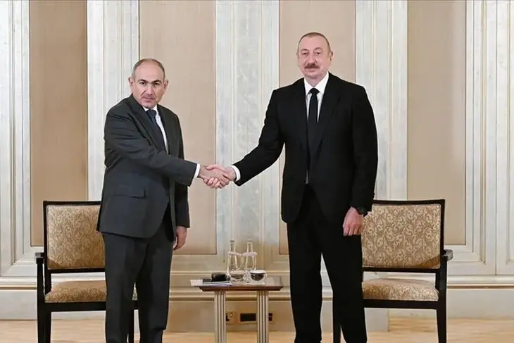 Aliyev ve Paşinyan Bölgesel Barış ve Ulaşım Projelerini Görüştü