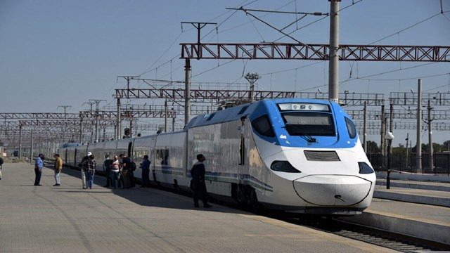 Özbekistan’da hızlı tren ağı genişletiliyor
