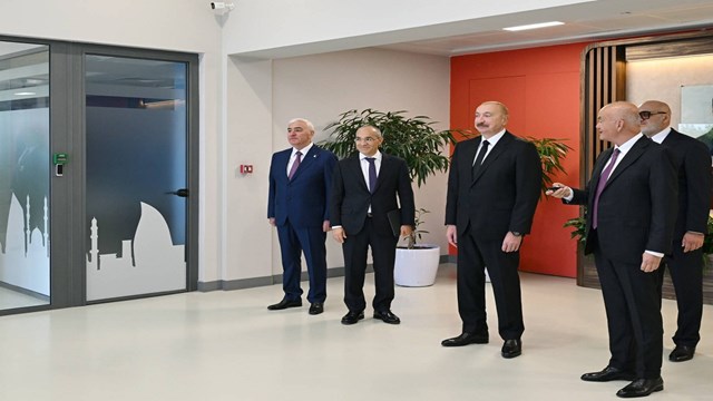 Azerbaycan’ın en büyük ilaç üretim tesisi Türk yatırımıyla açıldı