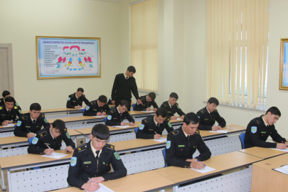 Türkmenistan’daki askerî üniversitelerde öğrenci açığı: Kontenjanların yalnızca üçte biri doldu