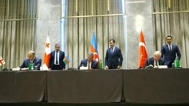 Türkiye, Azerbaycan ve Gürcistan savunma bakanları Şuşa’da bir araya geldi
